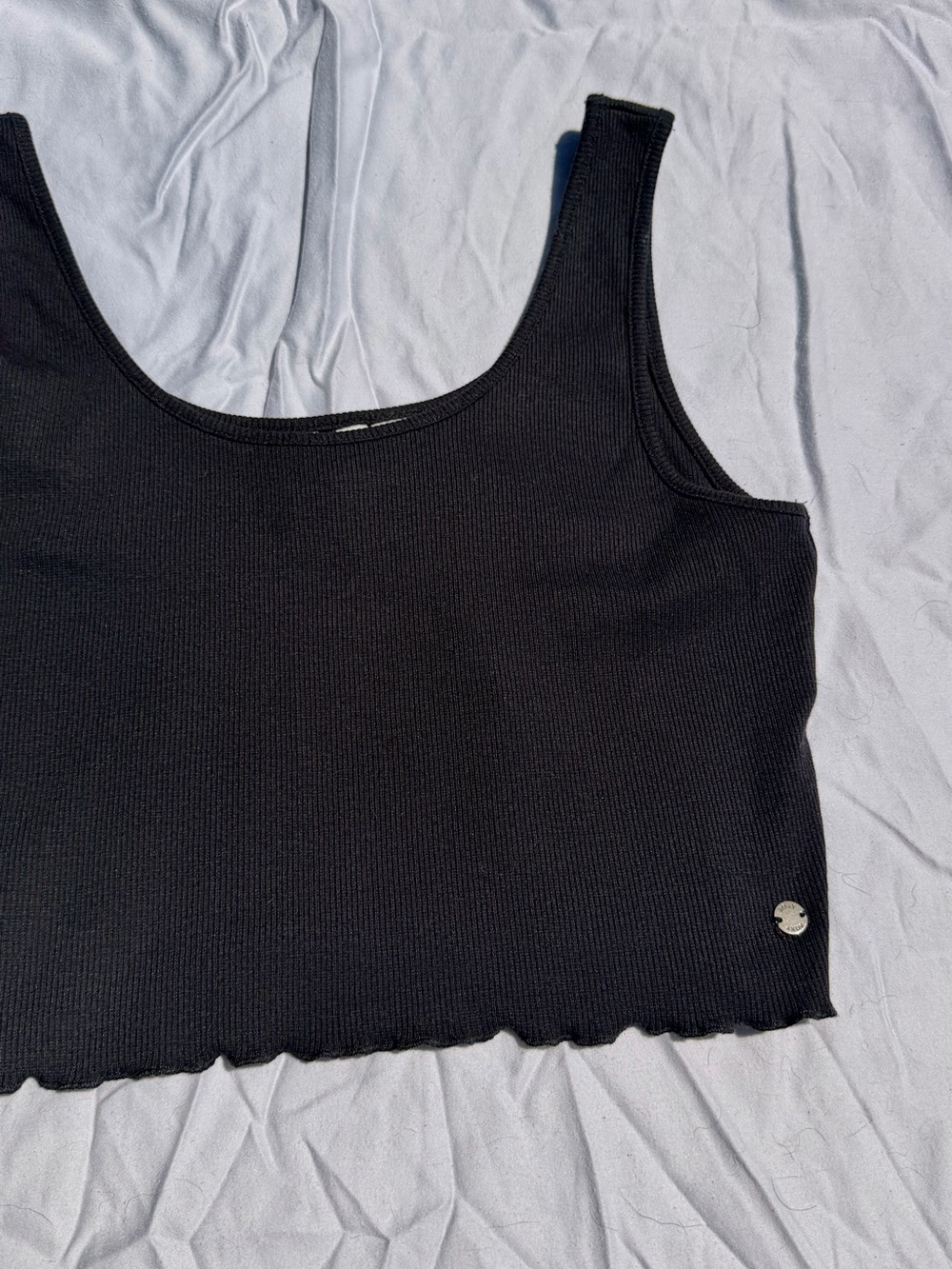 Cropped Roxy Tank - Picture 2 of 4